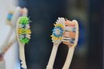 clean things with old tooth brush, clean shoes with old tooth brush, things you can do with your old toothbrush, Old tooth brush