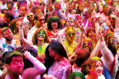 Rang Barse Holi Hai 2017