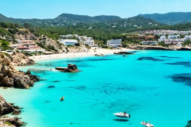 Spain Shuts Tourist Beaches because of Blue Dragons Spain Shuts Tourist Beaches because of Blue Dragons