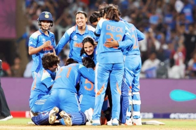 Team India Storms into Women&#039;s World Cup Final