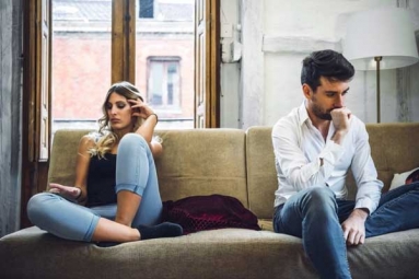 6 Obvious Signs That Your Partner Isn&rsquo;t Interested in Marriage