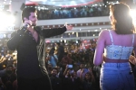 Vijay Deverakonda new updates, Vijay Deverakonda Liger promotions, vijay deverakonda gets shocked with the huge crowds, Navi mumbai