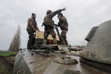 Russian Forces Seize Kreminna in Ukraine