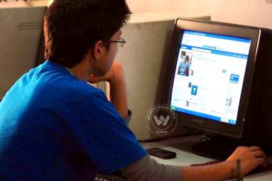 India Internet User Growth Steeply Upwards