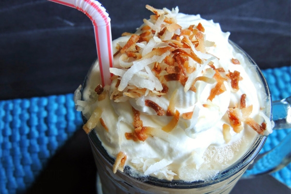 Frozen tea topped with toasted coconut },{Frozen tea topped with toasted coconut
